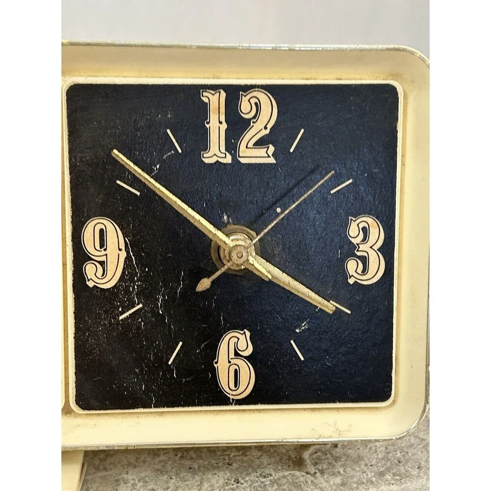 Vintage Southern Comfort Desk Clock Cream & Black Brand Logo Battery Operated